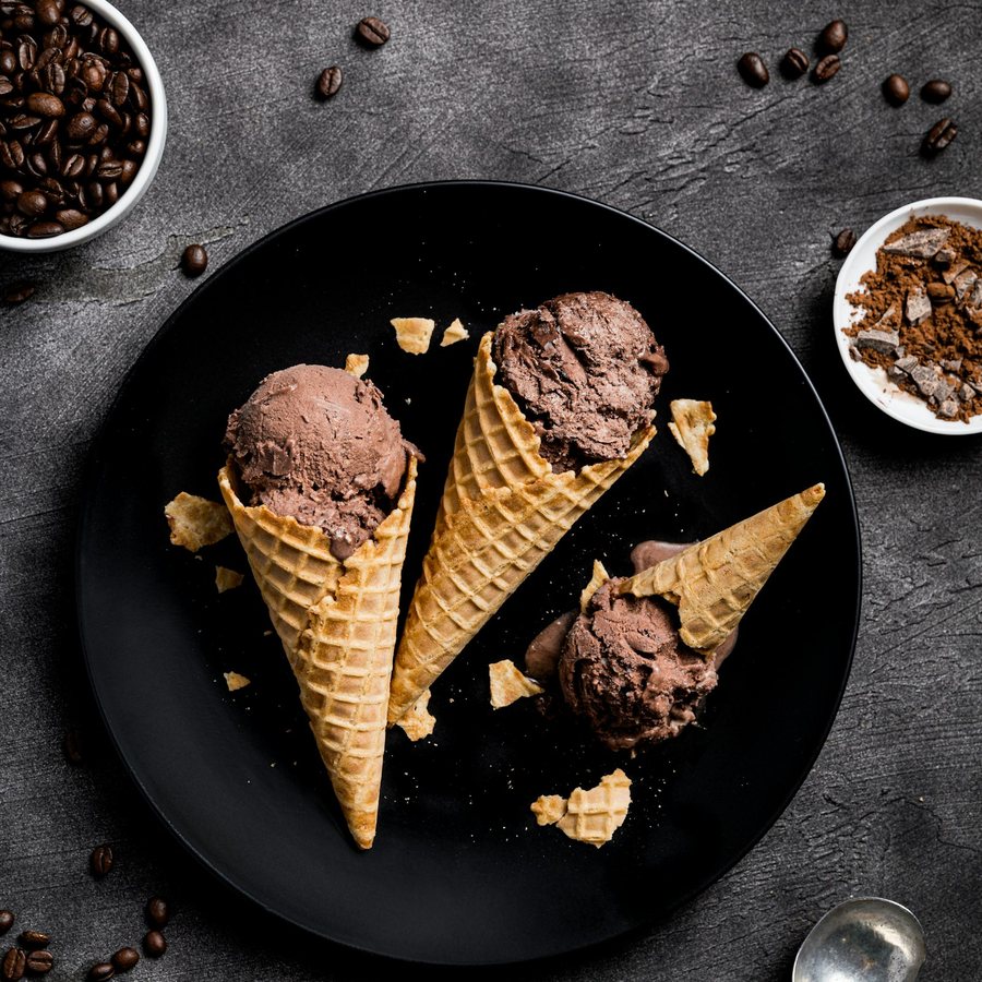 Dessert plates to share